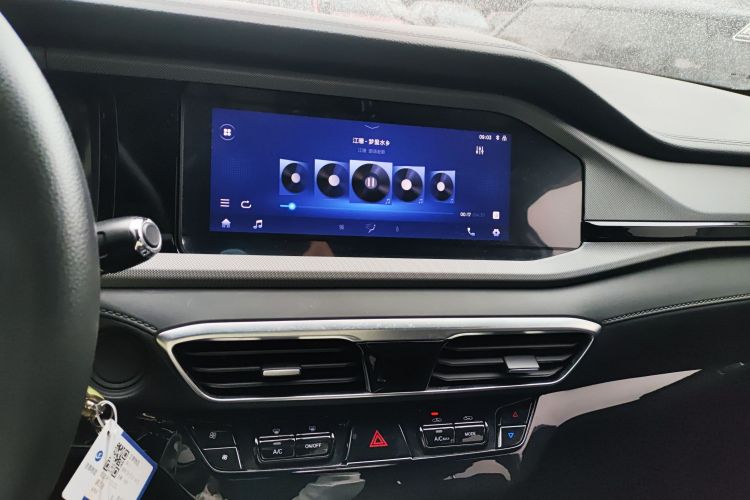 Kaiyi Showjet 2022 #17 Kaiyi Showjet 2022 car image #17