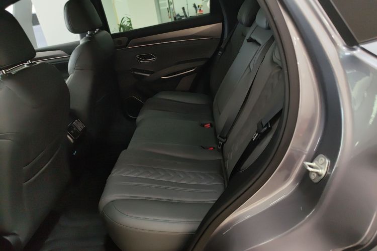 BYD SongL DM-i 2025 car image #17