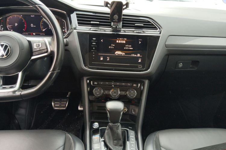 Volkswagen Tiguan L 2021 car image #17