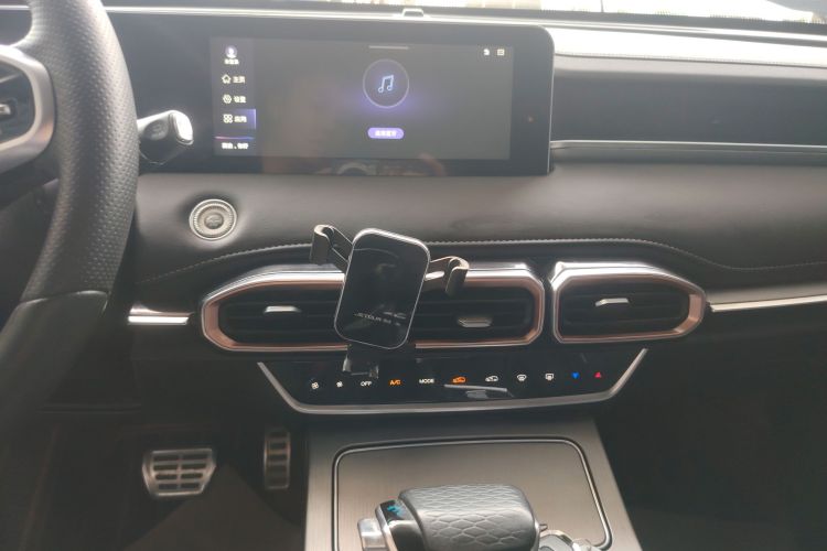 X70 PLUS 2022 car image #17