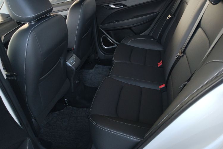 GEELY Emgrand 2022 car image #17