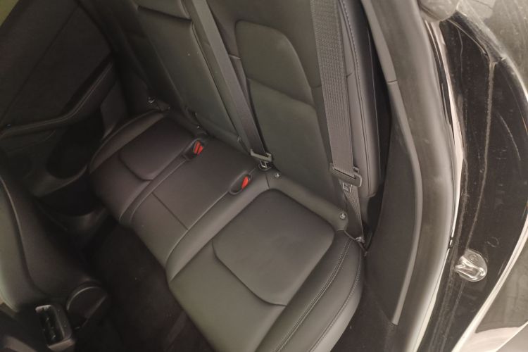 Tesla Model Y 2022 car image #17