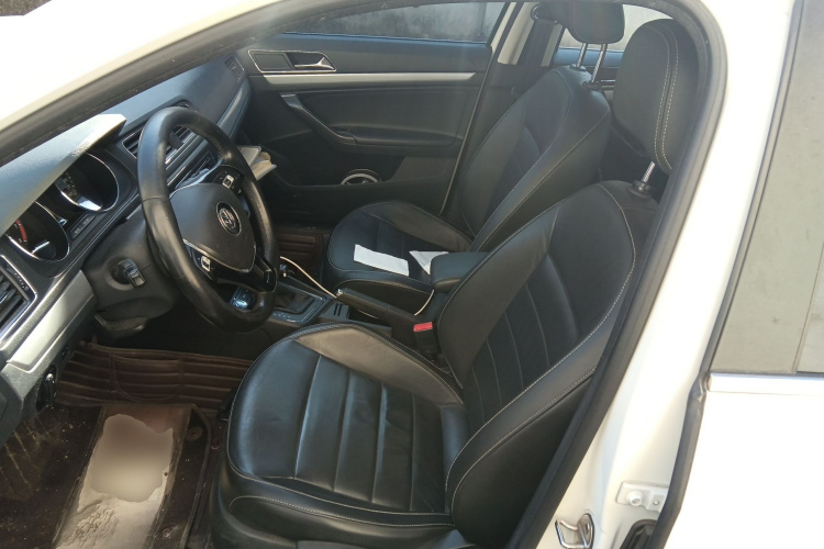 Volkswagen Gran Lavida 2017 immagine di auto #17