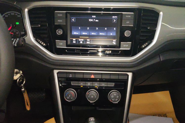 T-Roc 2020 car image #17