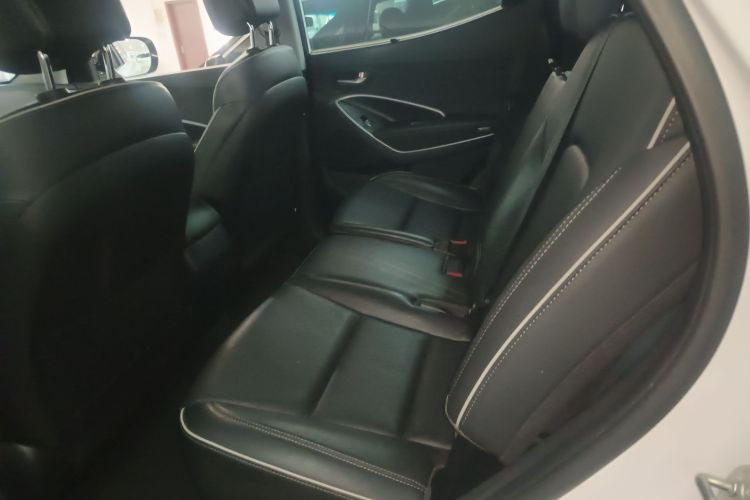Hyundai Santa Fe 2017 #17 Hyundai Santa Fe 2017 car image #17