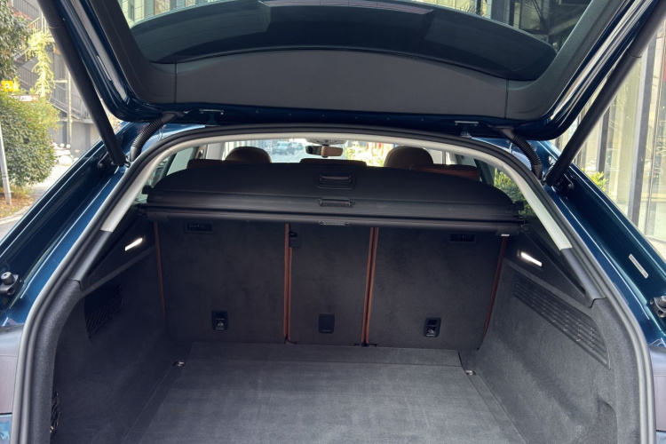 Audi Q8 2020 car image #17