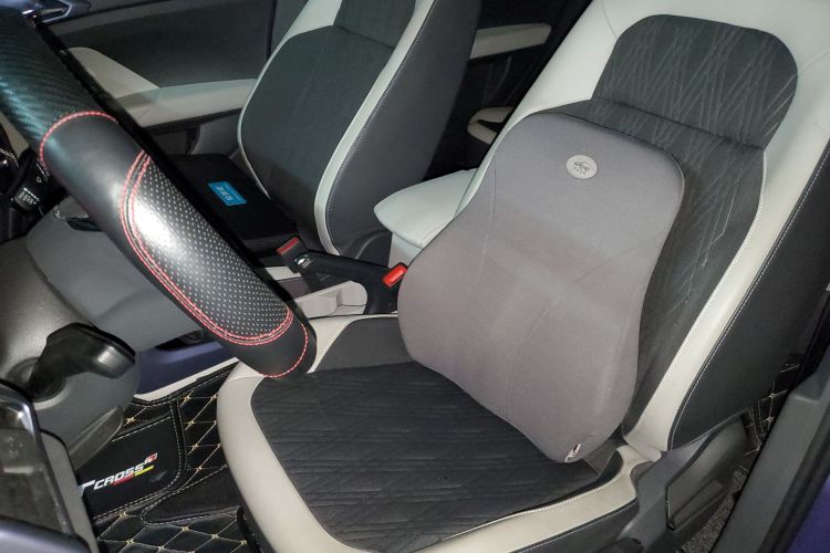 Volkswagen T-Cross 2019 #17 Volkswagen T-Cross 2019 car image #17