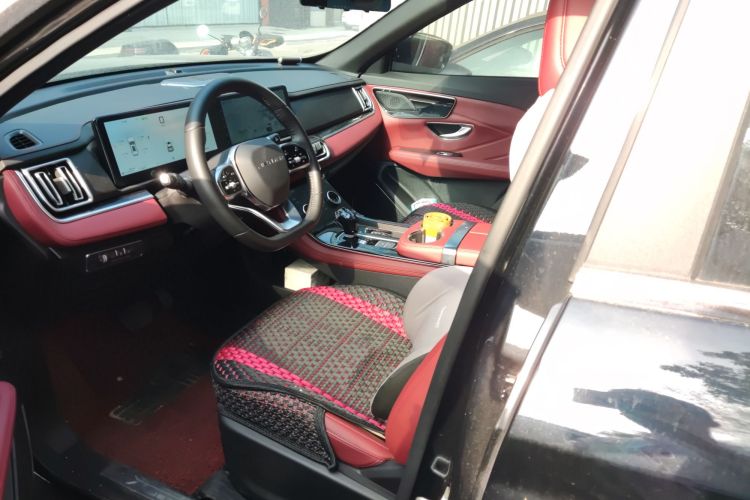 X70 PLUS 2024 car image #17