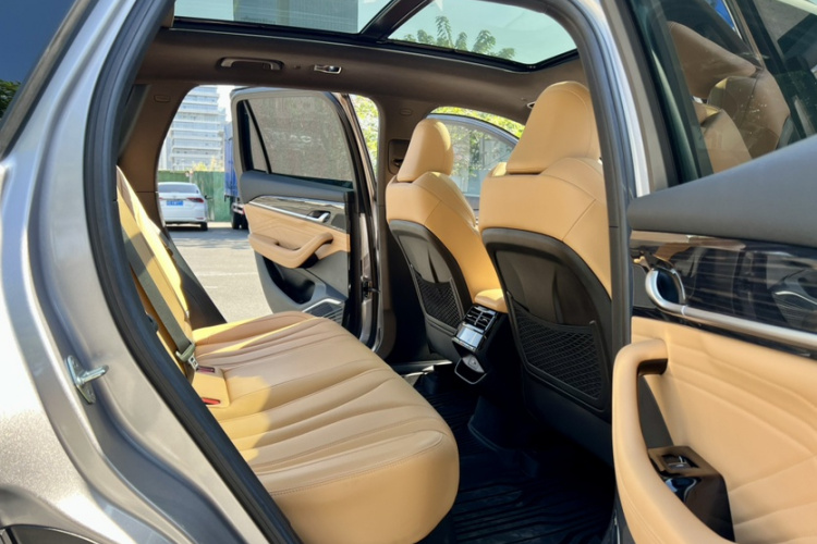 GEELY 2023 car image #17