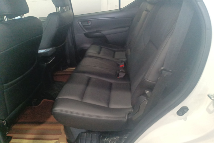 Toyota Fortuner 2019 #17 Toyota Fortuner 2019 car image #17