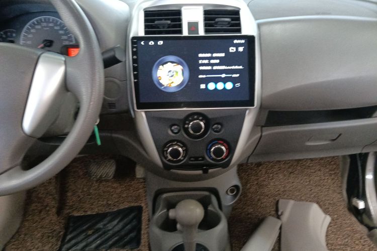 Nissan Sunny 2018 car image #17