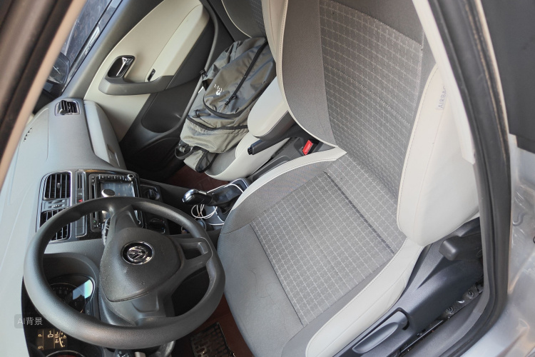 Polo 2015 immagine di auto #17