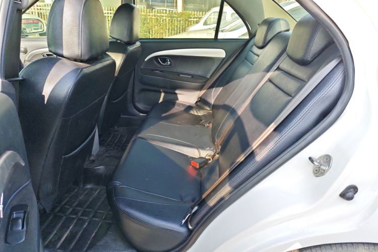 Soueast V3 Lingyue 2015 #17 Soueast V3 Lingyue 2015 car image #17