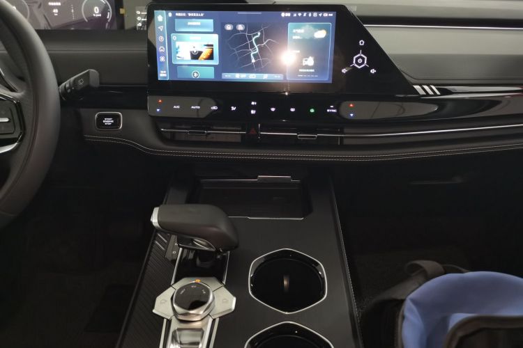 Changan UNI-K iDD 2025 #17 Changan UNI-K iDD 2025 car image #17