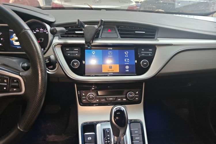 Emgrand GL 2017 car image #17