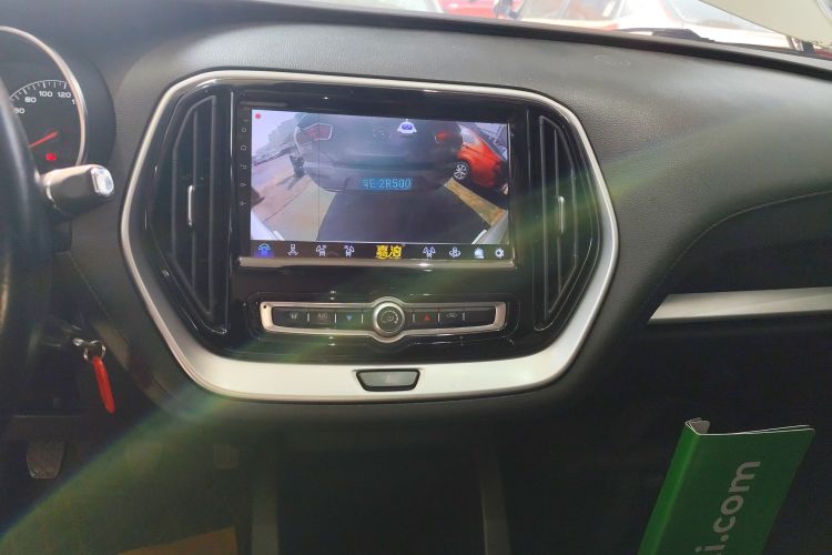 X70M 2020 car image #17