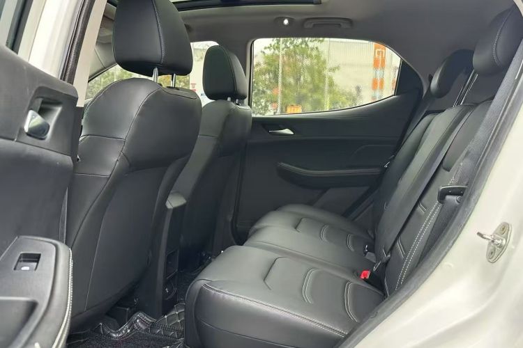 BYD Yuan New Energy 2019 #17 BYD Yuan New Energy 2019 car image #17