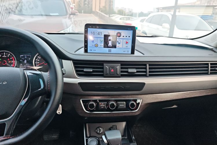 T5 2022 car image #17