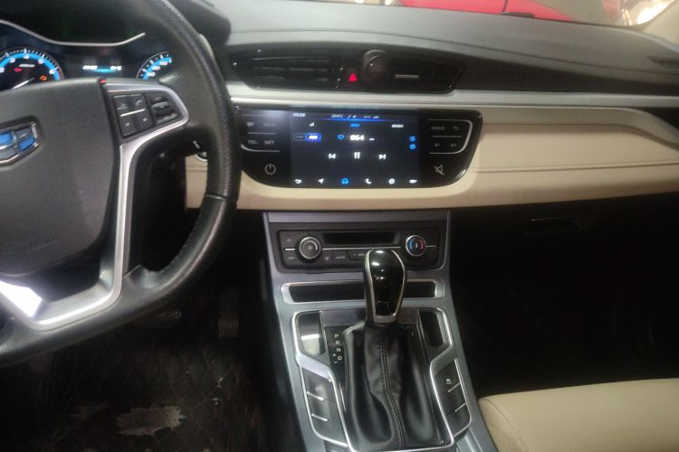 GEELY Emgrand 2019 car image #17