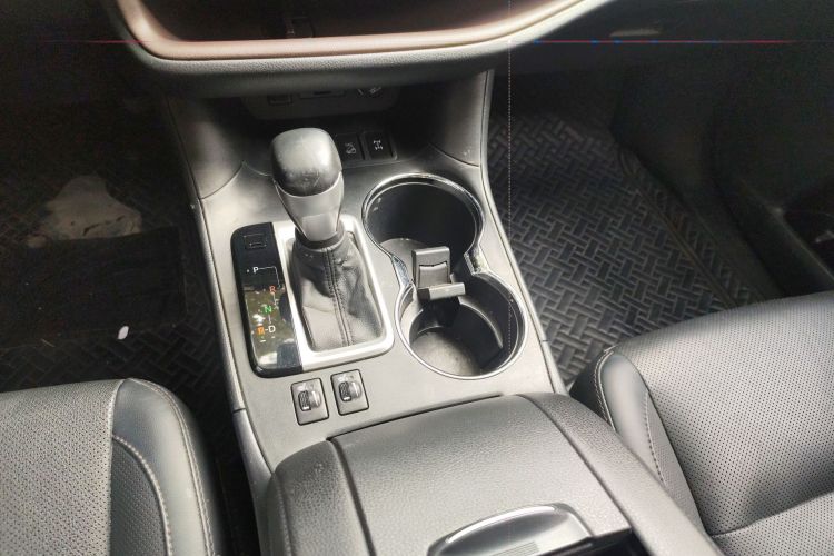 Toyota Highlander 2021 car image #17