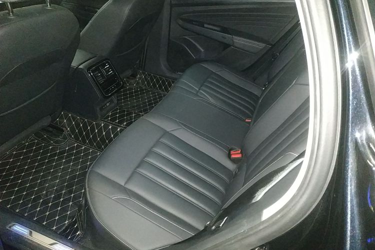 Volkswagen Passat New Energy 2023 immagine di auto #17