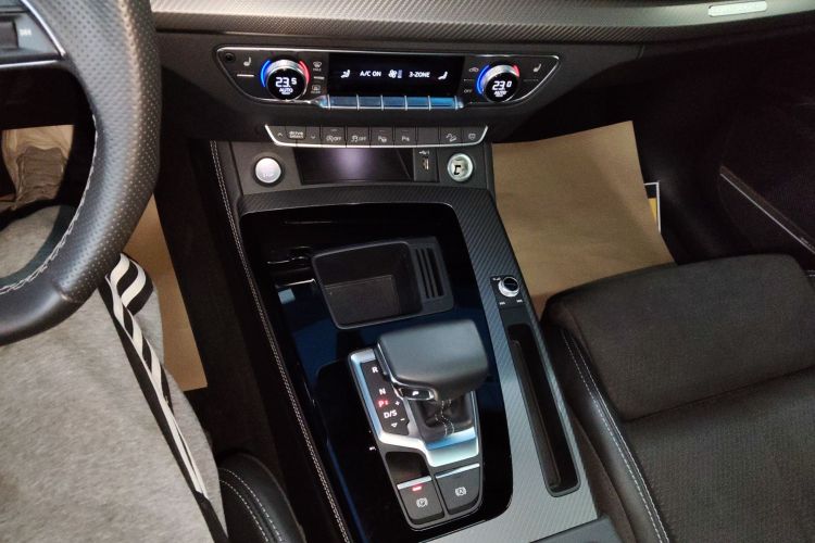 Audi Q5L Sportback 2021 immagine di auto #17