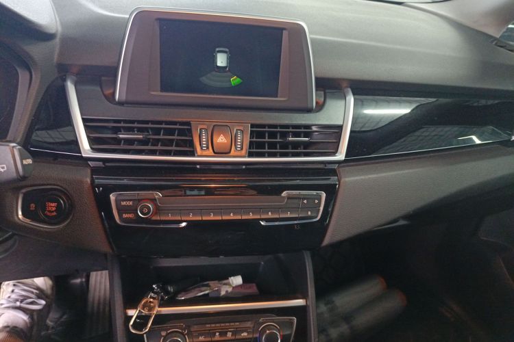 BMW 2 Series Tourer 2018 car image #17