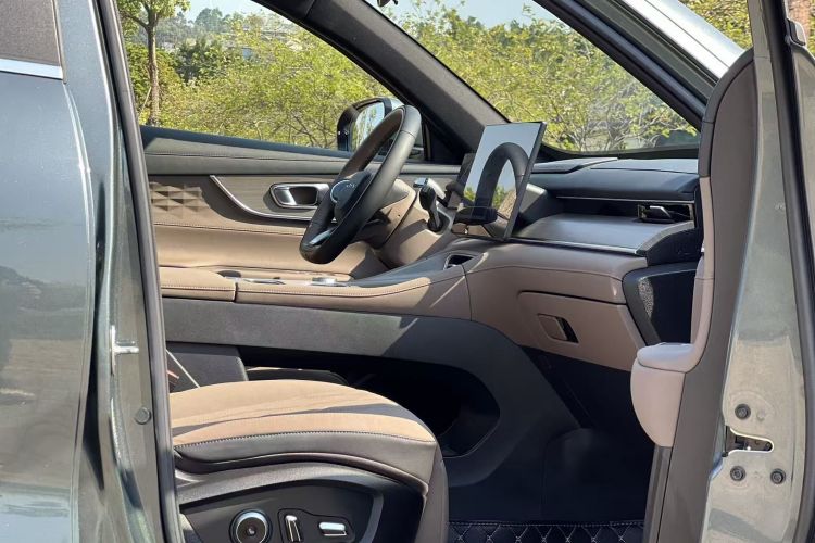 Chery Tiggo 8 Plus 2024 car image #17