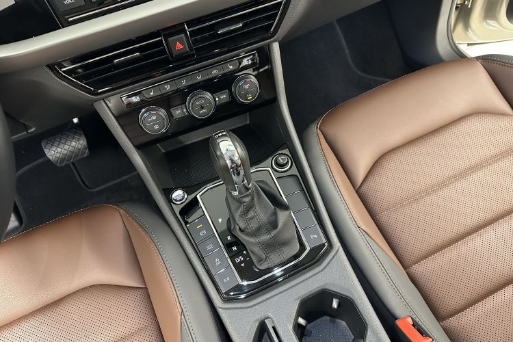 Volkswagen Lavida 2019 car image #17