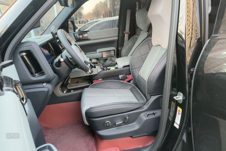 FangChengBao Leopard 5 2025 car image #17