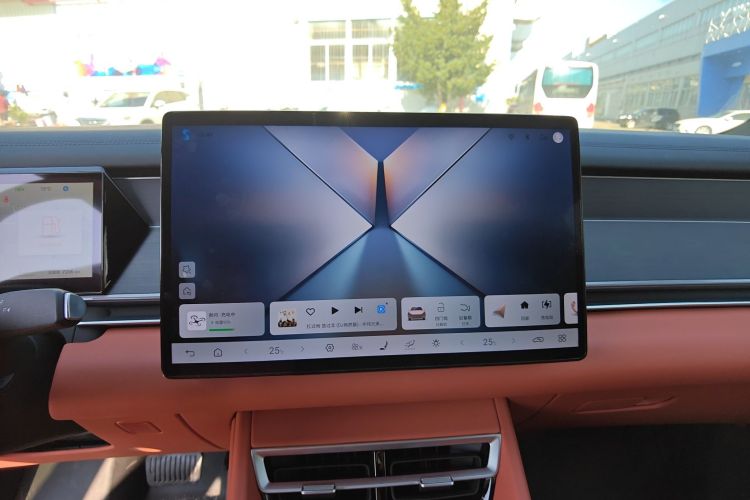 BYD Tang L 2025 car image #17