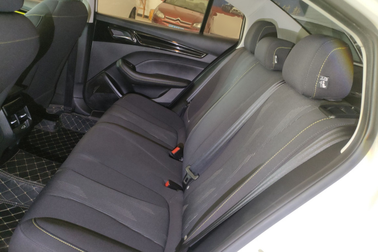 Roewe i5 2021 car image #17