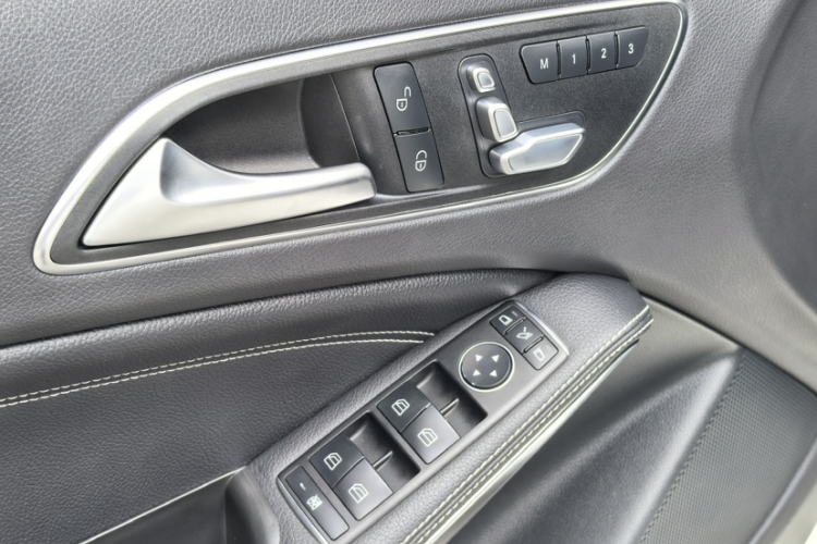 Mercedes-Benz A Class (Imported) 2017 #17 Mercedes-Benz A Class (Imported) 2017 car image #17