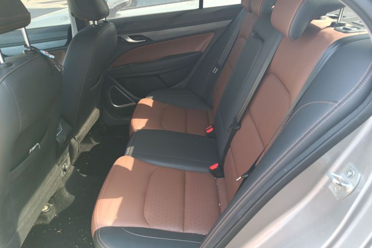 Emgrand 2021 car image #17