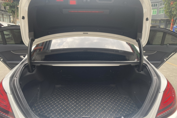 Mercedes-Benz C Class 2021 car image #17