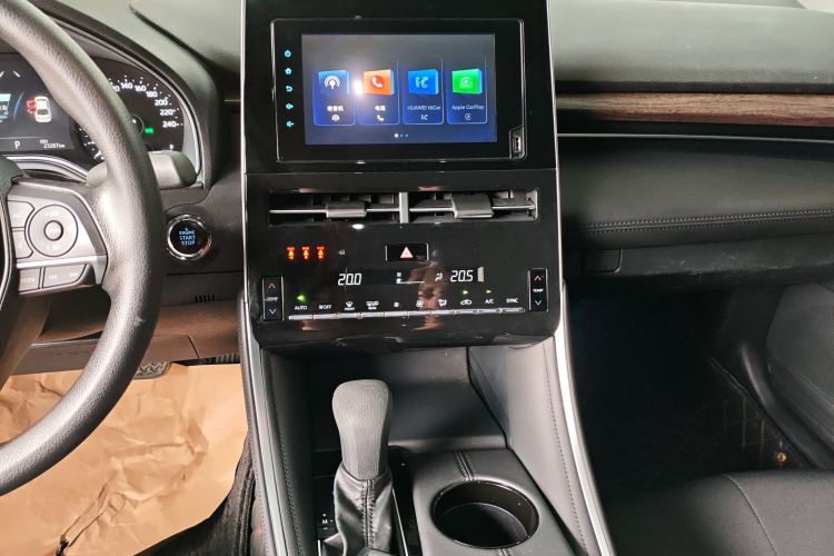 Toyota Avalon 2023 car image #17