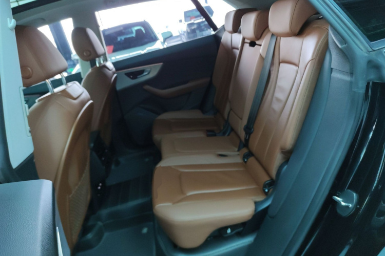 Audi Q8 2020 car image #17