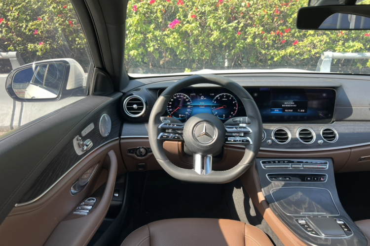 Mercedes-Benz E Class 2021 car image #17