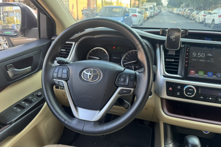 Toyota Highlander 2017 car image #17