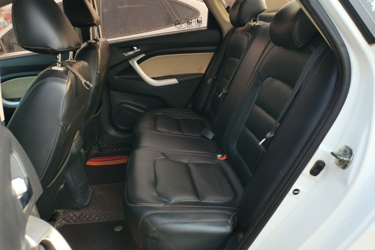 Changan Alsvin V7 2016 car image #17