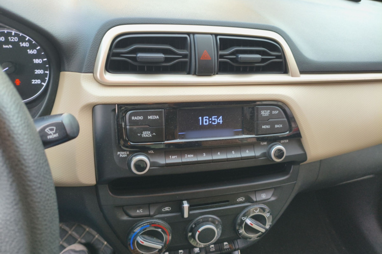 Hyundai Reina 2018 #17 Hyundai Reina 2018 car image #17