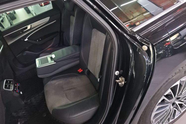 Audi A6L New Energy 2021 car image #17