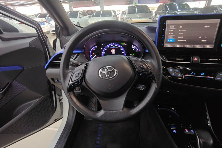 Toyota C-HR EV 2021 изображение автомобиля #17