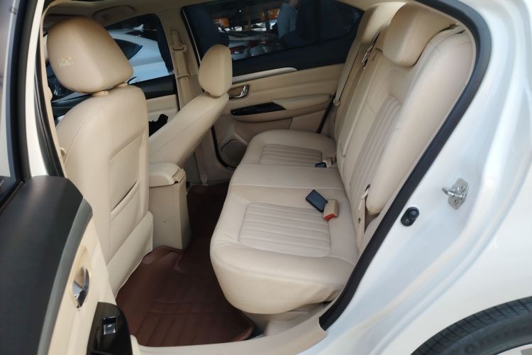 Great Wall C30 2017 изображение автомобиля #17