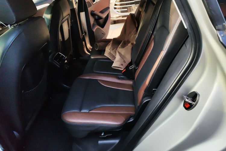 Audi Q5 2017 car image #17