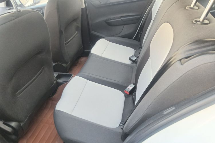 Skoda Fabia 2018 car image #17