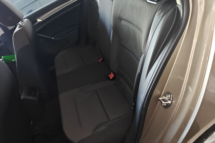 Volkswagen Golf 2016 car image #17