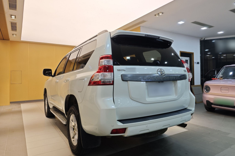 Toyota Land Cruiser Prado 2017 car image #17