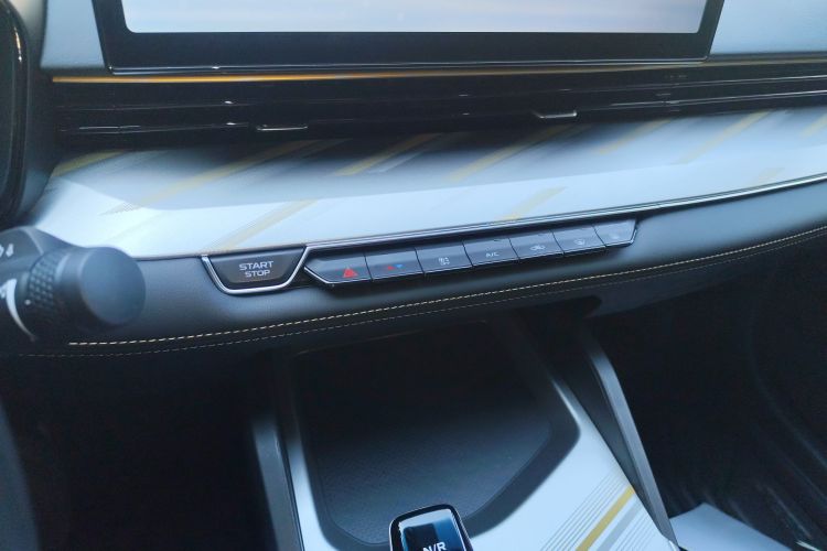 GEELY Emgrand L HiP 2025 car image #17