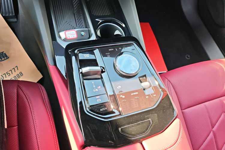 BMW i5 2025 car image #17